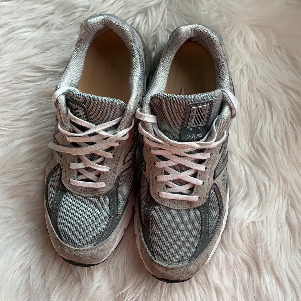 New Balance 990v4